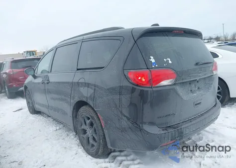 2018 Chrysler Pacifica Touring L Plus z USA, uszkodzony, nr VIN 2C4RC1EG1JR353459